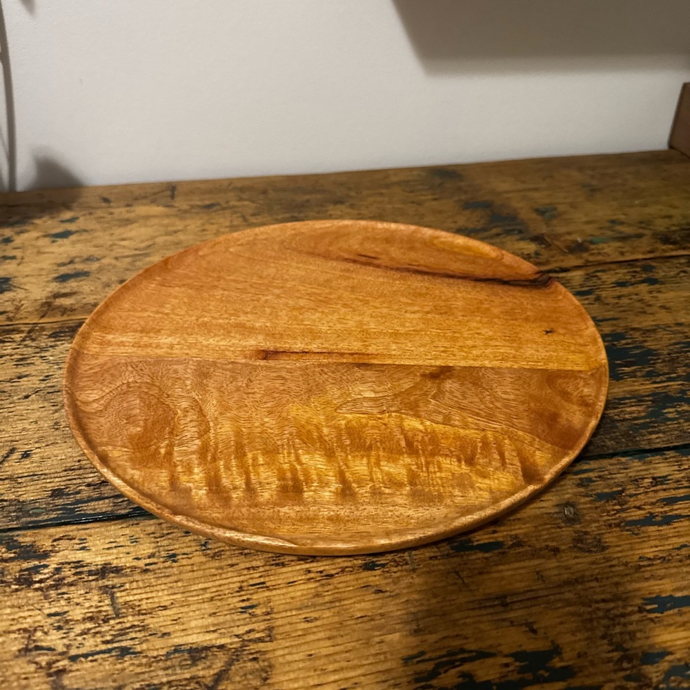 Elegant Wooden Dining Plate